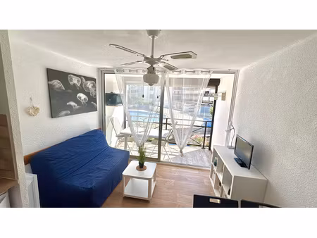 studio cabine meublé avec terrasse  piscine et parking privé