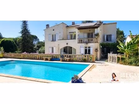 charleval – demeure provençale de caractère de 230 m² avec piscine et jardin arboré