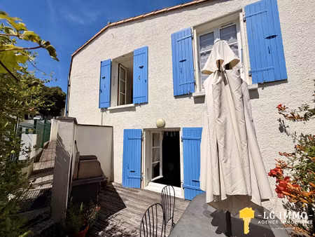maison 105 m2  2 chambres  terrasse  proche port