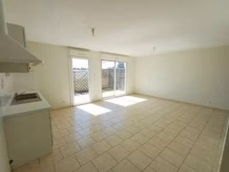 location appartement 5 pièces à château-gontier-sur-mayenne (53200) : à louer 5 pièces / 1