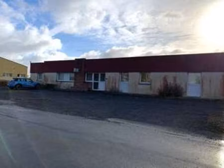 location bureaux et commerces à pointel (61220) : à louer / 751m² pointel