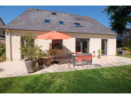 maison betton piece de vie de 70 m² / jardin sans vis a vis / proximite ecole et bus / 5 c