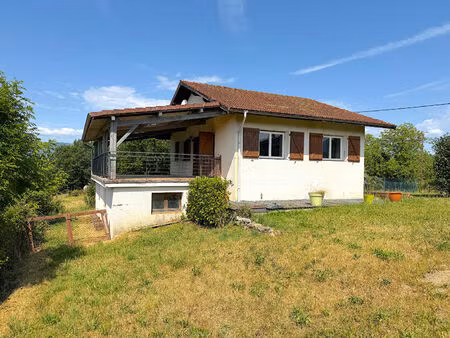 maison individuelle avec grande terrasse