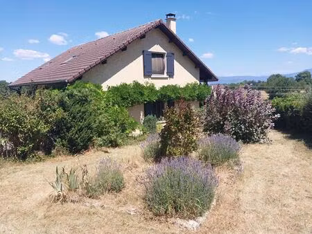 maison familiale d'environ 137 m² avec grand terrain ? le passage