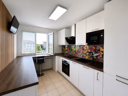 grand appartement avec 2 pièces à louer à ville-la-grand