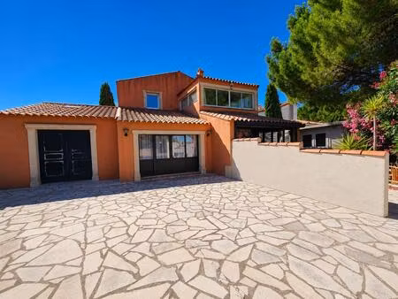 balaruc-le-vieux – maison de 232 m² avec dépendance  piscine et vue sur l'étang de thau