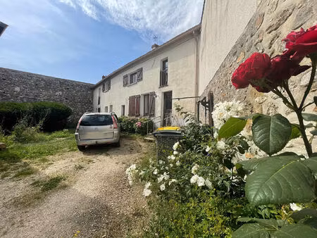 maison classé en c  avec un beau volume+ hangar de 163 m²