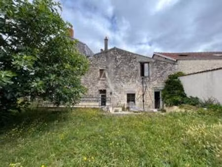 vente maison à fontenay-le-comte (85200) : à vendre / 184m² fontenay-le-comte