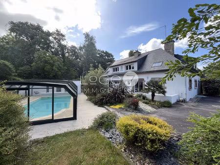 propriété de charme avec parc arboré  piscine couverte et te