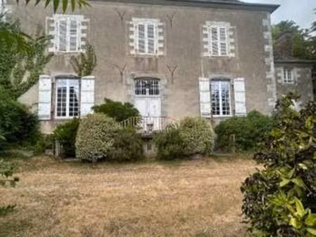 vente maison à parné-sur-roc (53260) : à vendre / 221m² parné-sur-roc
