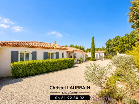 villa d'exception à régusse calme absolu aux portes des go
