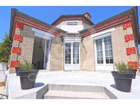 viroflay : maison de 4 pièces  2/3 chambres dans un quartier fa