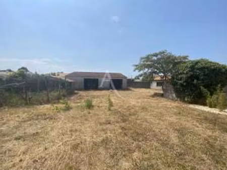 vente terrain à machecoul-saint-même (44270) : à vendre / 736m² machecoul-saint-même