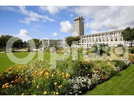 location entrepôt 103 m²