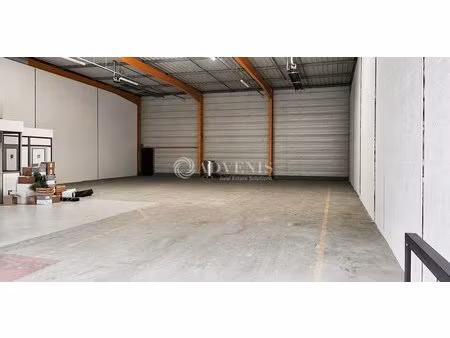 location local d’activités ecquevilly 78920 400m²