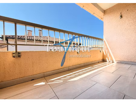 bandol centre a 200m du port beau t2 duplex renove dernier e