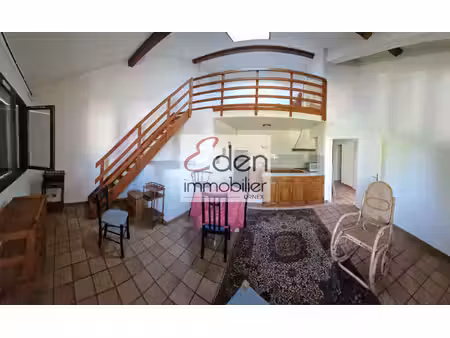 à vendre t2 + grande mezzanine et fort potentiel d'évolut