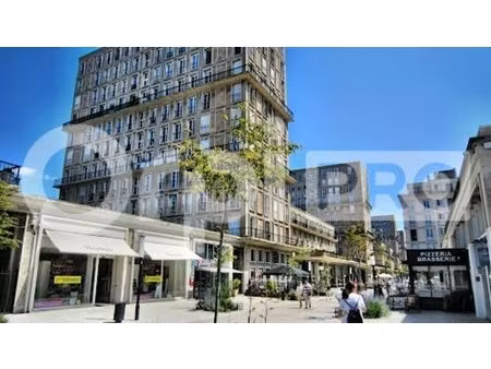 location commerce le havre 76600 151m²