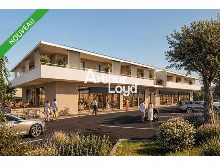 location commerce saint laurent du var 06700 266m²