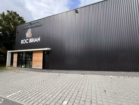 location commerce vannes 56000 600m²