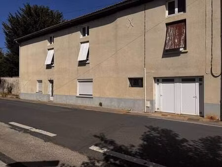 maison mitoyenne d’environ 80 m2 beau potentiel d’évolution !