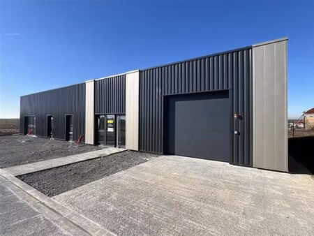 location local d'activités biard 276 m²