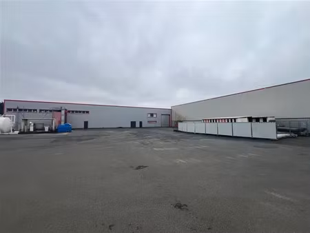 vente local d'activités bessines 5 200 m²