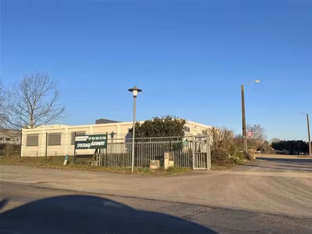 vente local d'activités smarves 1 467 m²