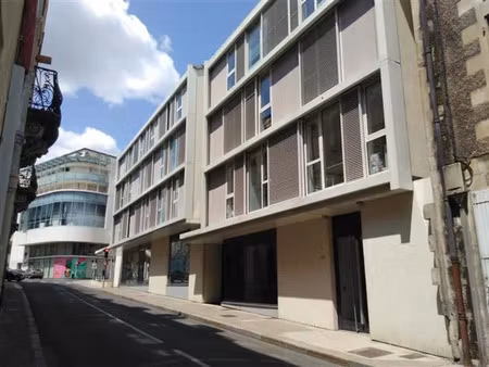 vente commerce poitiers 651 m²