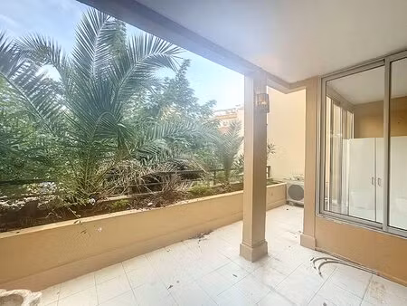 cannes banane plein centre 2 pieces grande terrasse de 14m²