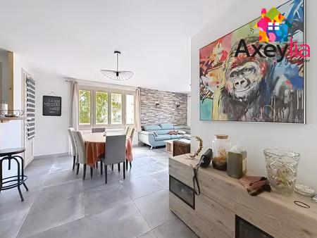 a vendre - riorges - appartement t4 entièrement rénové avec cave  terrasses et parking