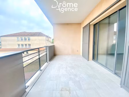 location appartement 3 pièces 81 m² à tournon-sur-rhône (07300)