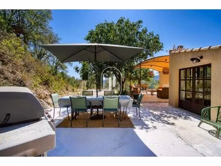villa dans la nature avec vue panoramique à vendre à la garde freinet