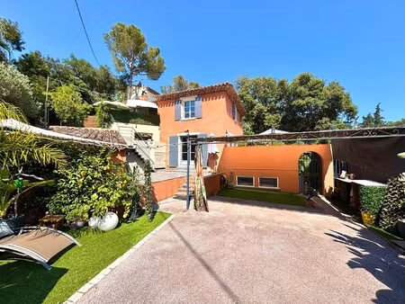 agay villa au calme a deux pas des plages