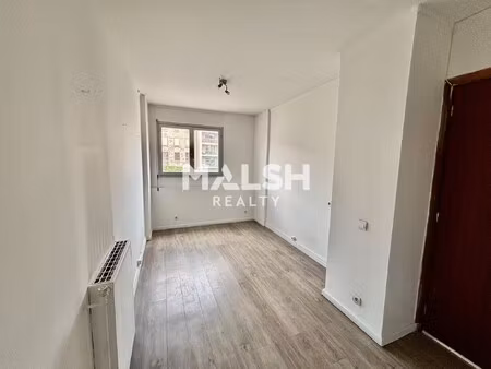 location local professionnel 112m²