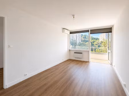 location appartement 4 pièces 68 m² à marseille 9 (13009)