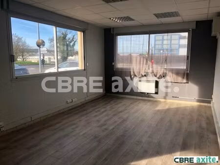 location local professionnel 24m² rochetoirin 38110
