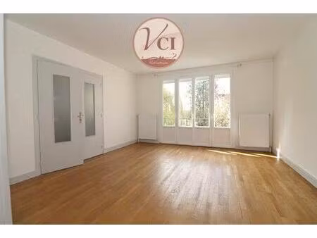 location maison 3 pièces 76m² cusset 03300