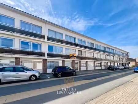 in optie - te renoveren 1-slaapkamerappartement op de eerste verdieping in niel