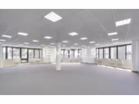 location bureaux 176 m² à 1 233 m²