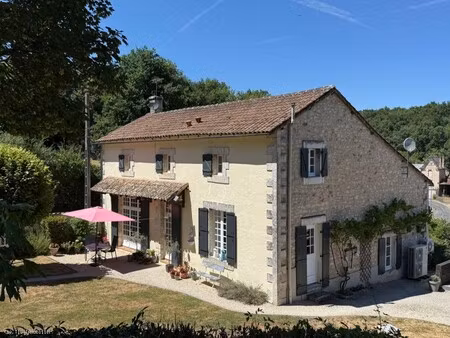 un havre de paix a la campagne – belle maison en pierre avec des vues exceptionnelles