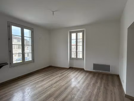 location appartement 3 pièces 64 m² à barbezieux-saint-hilaire (16300)