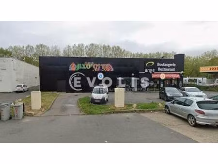 vente commerce savigny le temple 77176 940m²