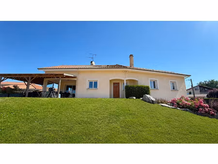 vente maison 6 pièces 145 m² chazelles-sur-lyon (42140)