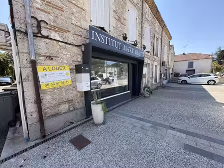location local commercial 56m² serignac sur garonne 47310