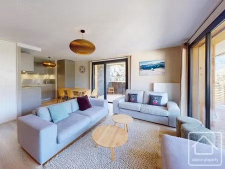 un appartement spacieux et moderne de trois chambres au pied des pistes