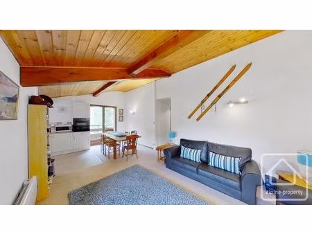 un spacieux appartement en duplex dans un emplacement recherché dans le quartier du petit.