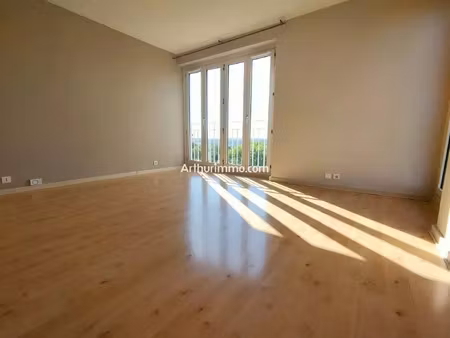 location appartement 4 pièces 68 m2 à sucy-en-brie