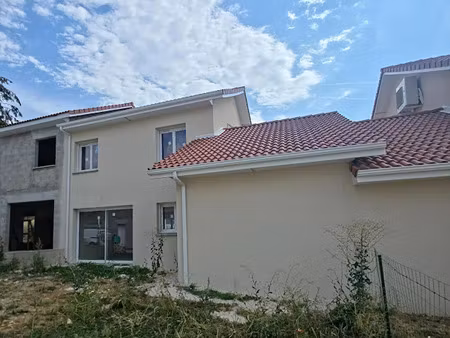 vente maison 4 pièces 91 m² à nivolas-vermelle (38300)  205 000 €