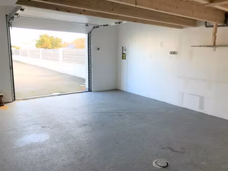 vente parking / box 2 pièces  60.76m²  bretignolles